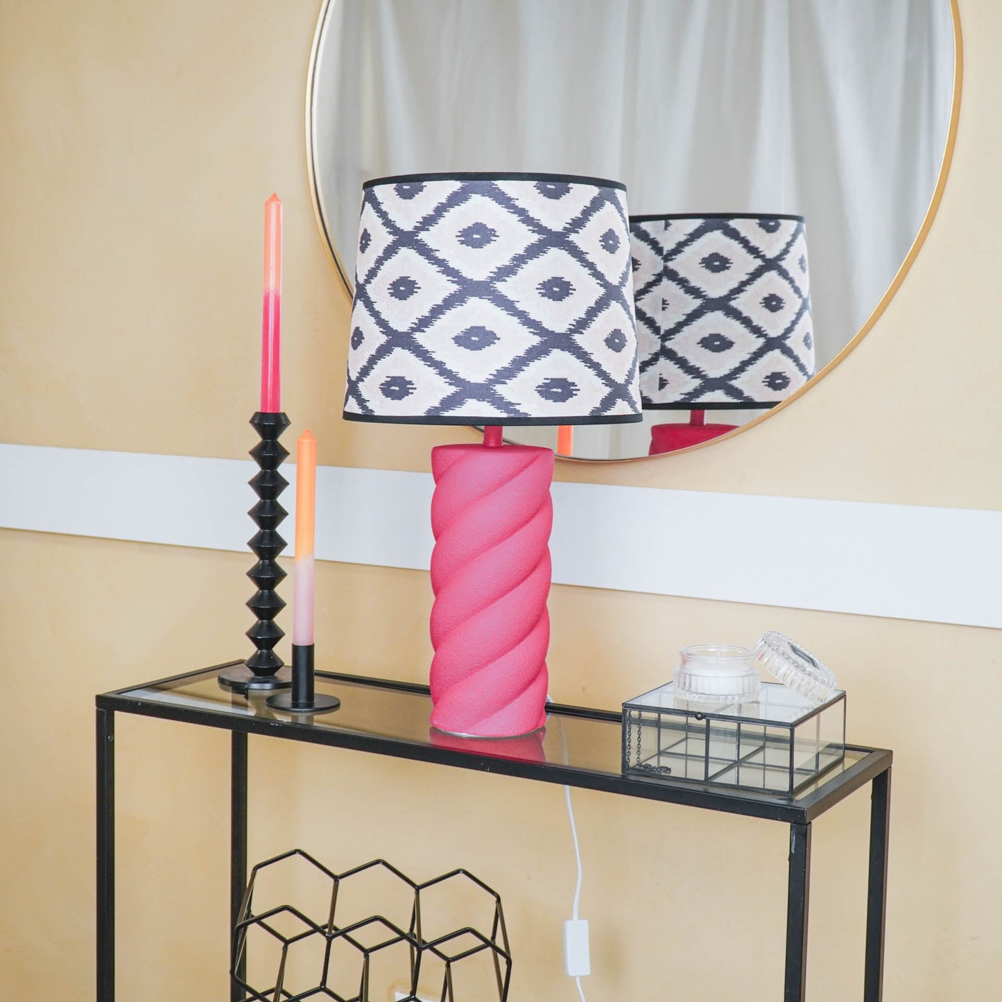 Tafellamp -  Gedraaide Spek - Keramiek - Neon Roze - 12x12x28cm