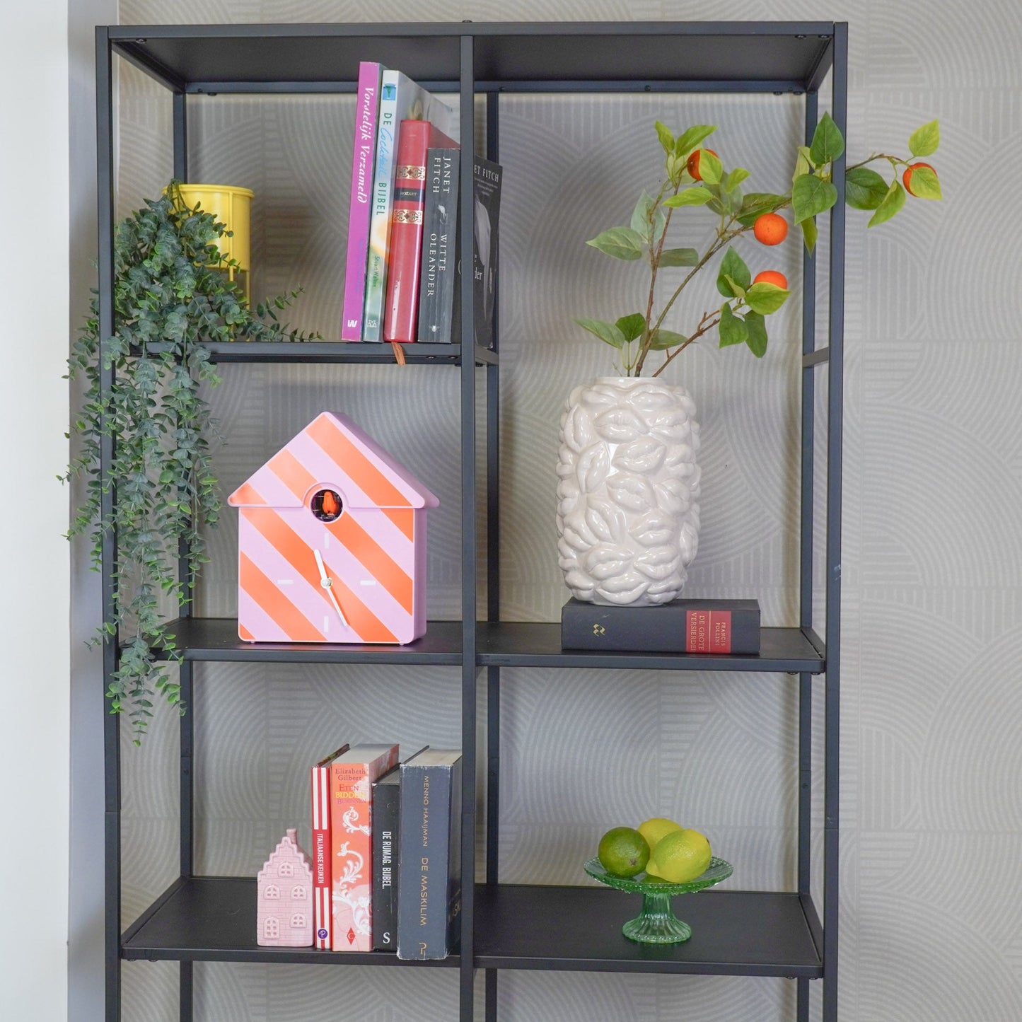 Klok- Wandklok Koekoeksklok - Gestreept Patroon-Oranje/ Roze - 24x27x9cm