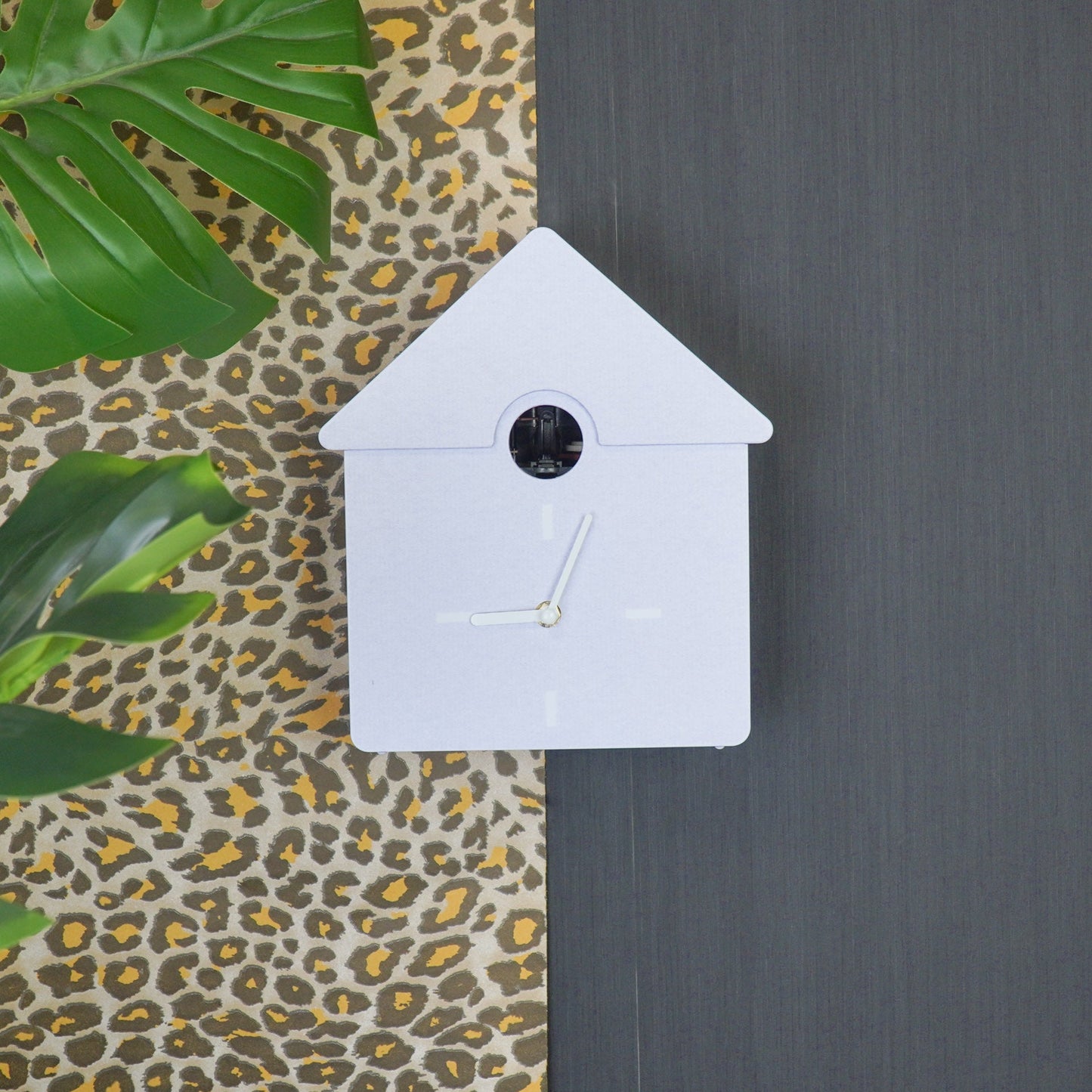 Klok- Wandklok Koekoeksklok - Lila- 24x27x9cm