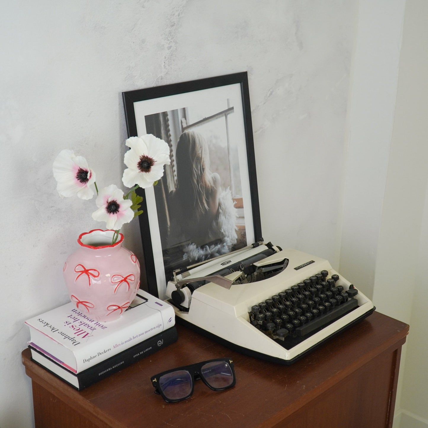 Vaas -Bloemenvaas Strikjes - Dolomiet - Licht Roze /Rood - 13x13x14cm