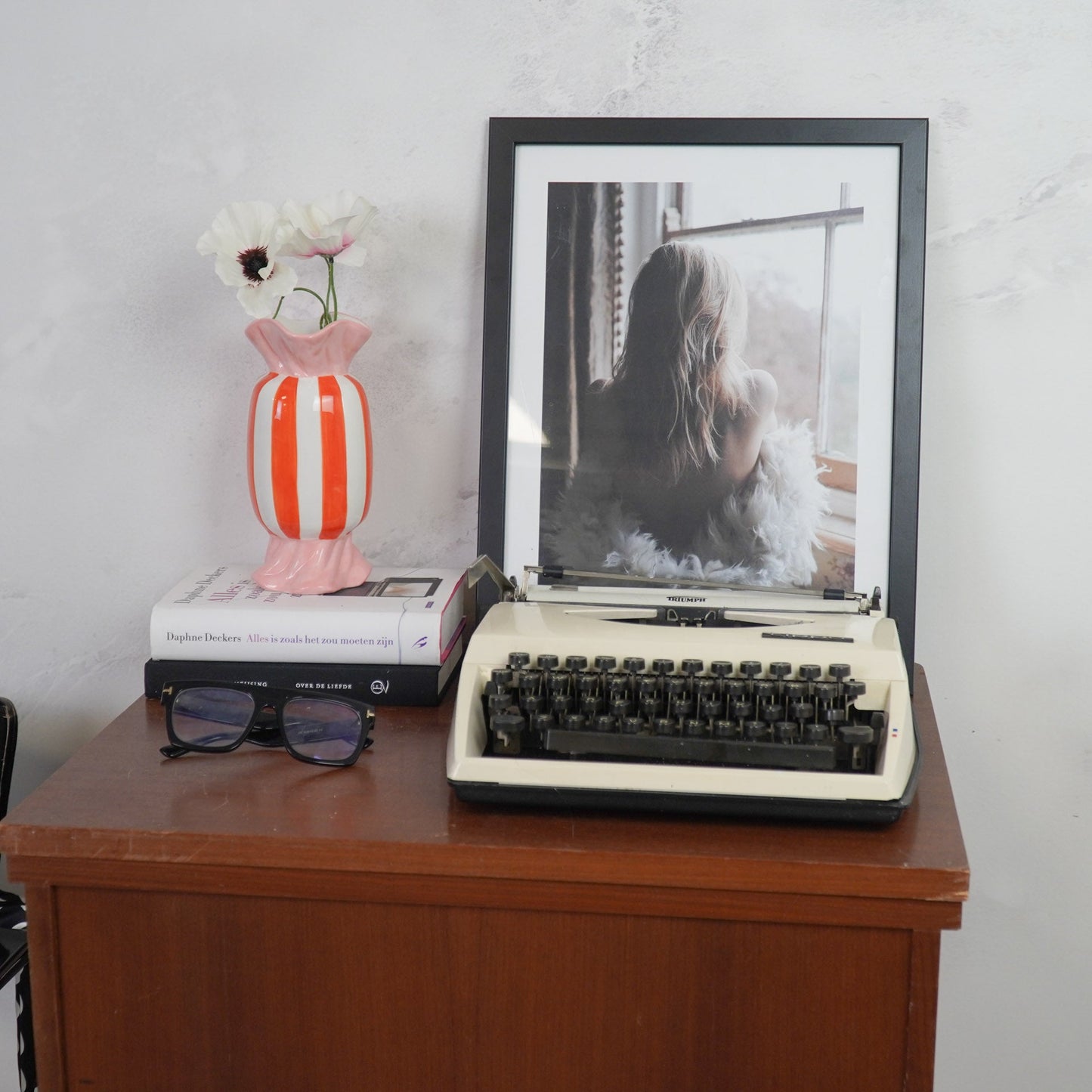 Vaas - Bloemenvaas Toffee Snoepje -  Dolomiet - Oranje/Roze - 9,5x9,5x21cm