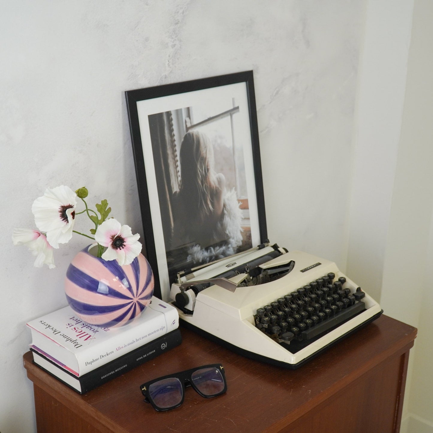 Vaas - Bloemenvaas Swirl- Dolomiet - Roze/Violet- 15x15x13,5cm